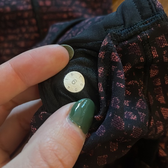 Lululemon leggings - Picture 5 of 5